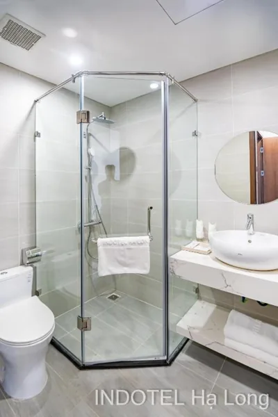 Chambre double ou twin Deluxe avec vue sur la ville — INDOTEL HALONG HOTEL